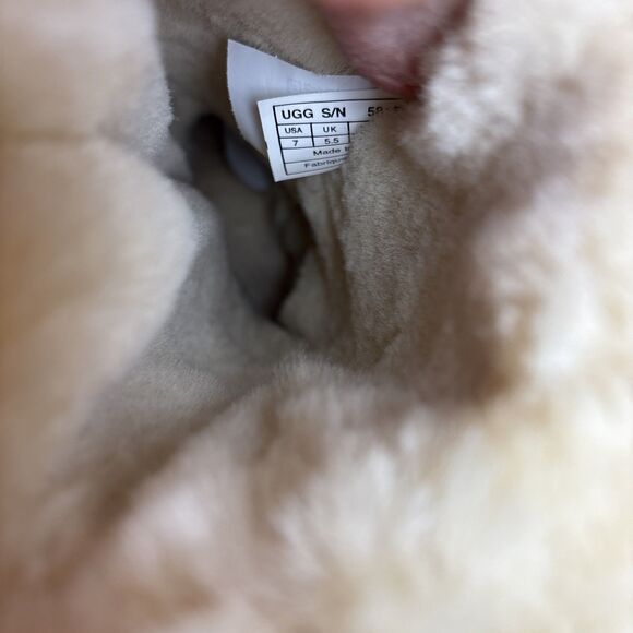 Womens UGG Boots Sz 7 Classic Tall Sand Sheepskin Suede Wool Boho Festival $220 - Picture 9 of 15
